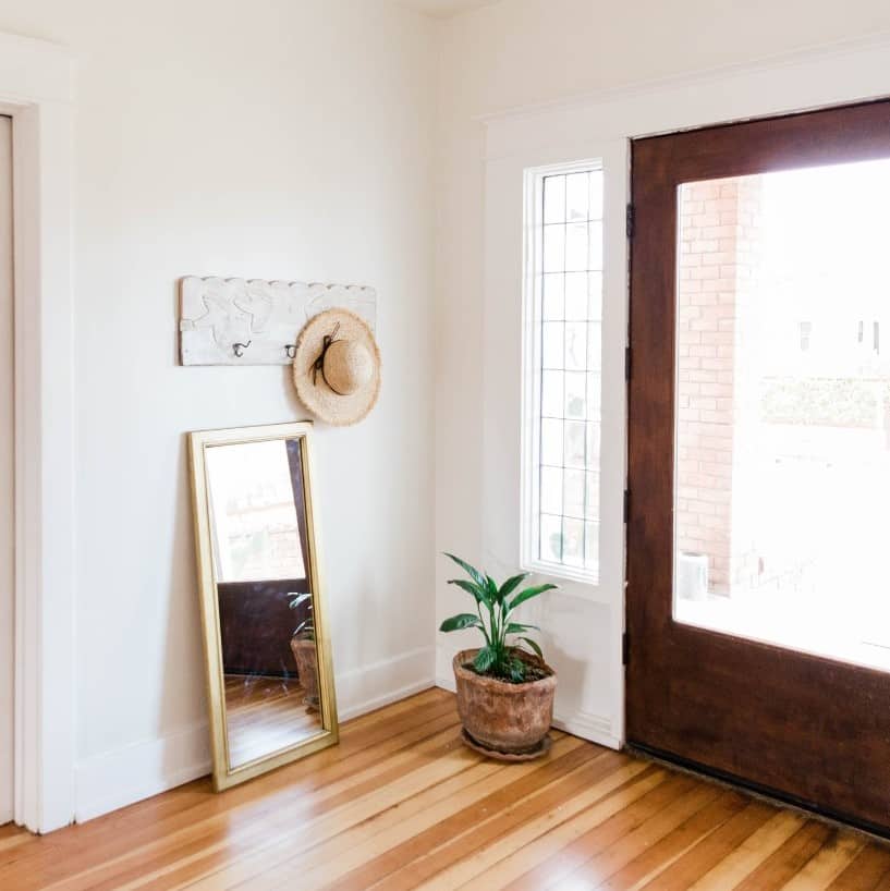 decorating with mirrors in living room