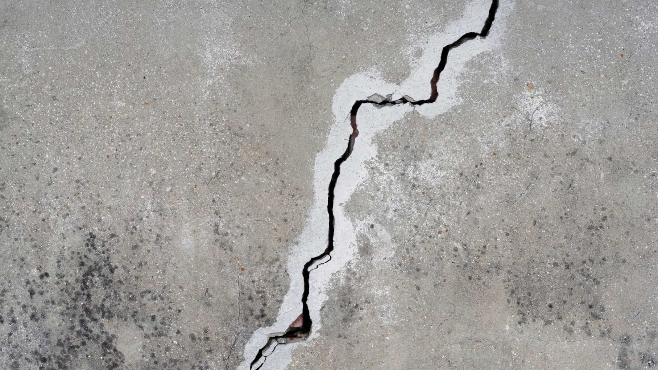 House Wall Cracks Are Cracks In The Wall Dangerous?