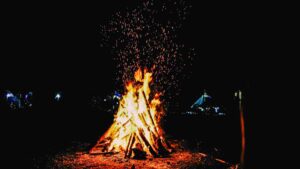 How To Make A Bonfire Pit [11 Important Steps]
