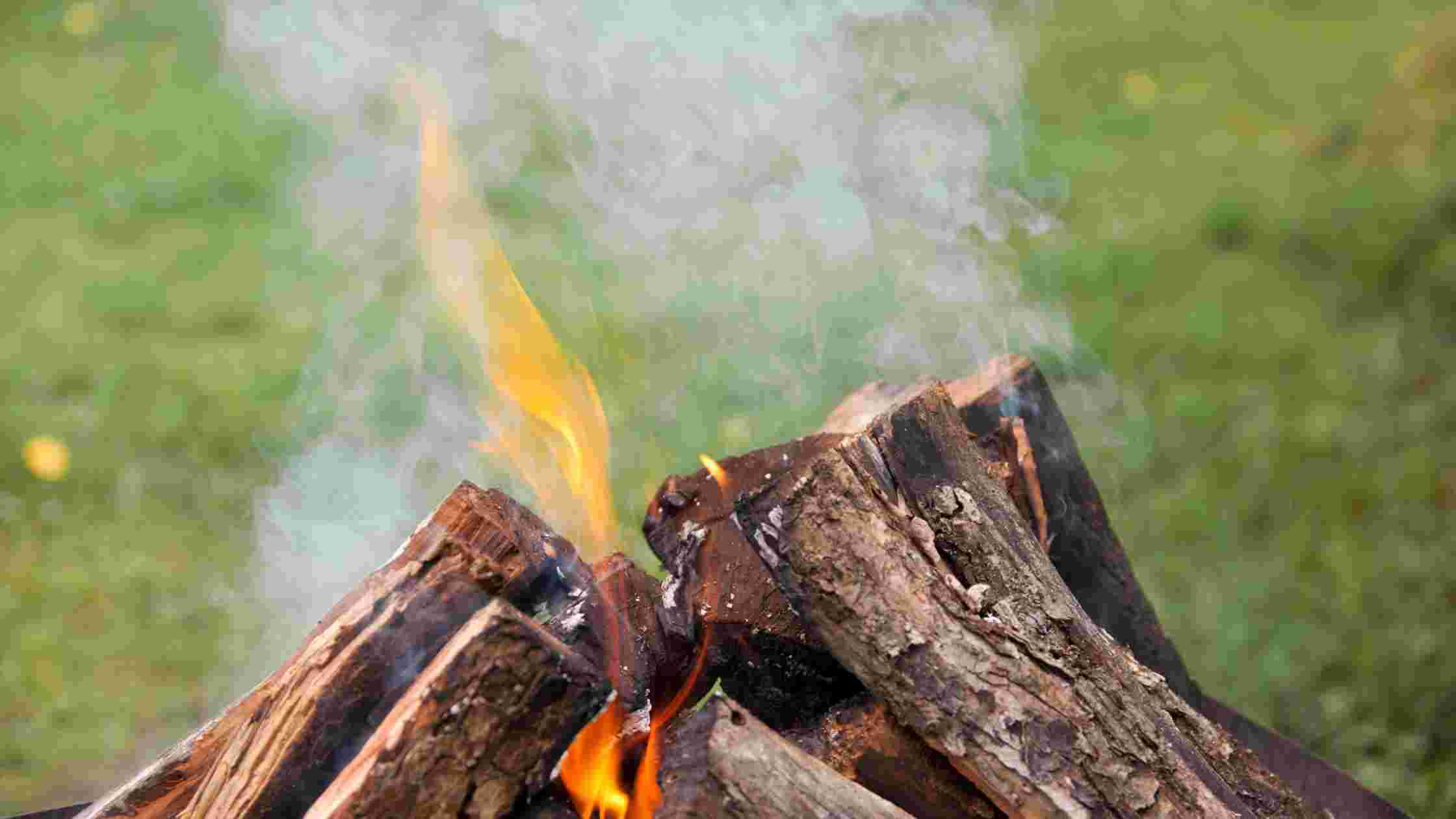 How To Start A Fire In A Fire Pit [The Essential Guide]