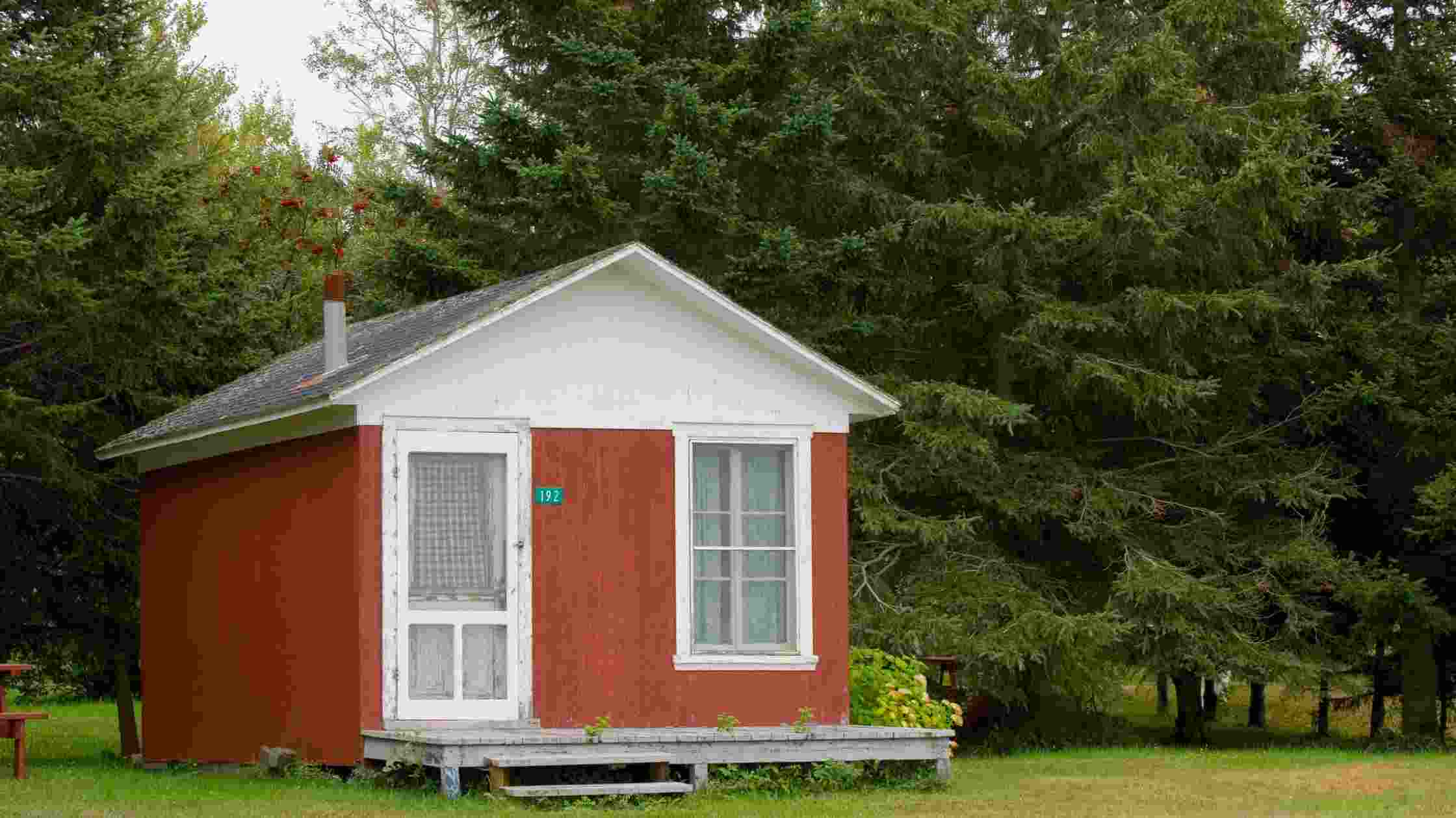 can-you-put-a-tiny-house-in-your-backyard-here-are-the-facts