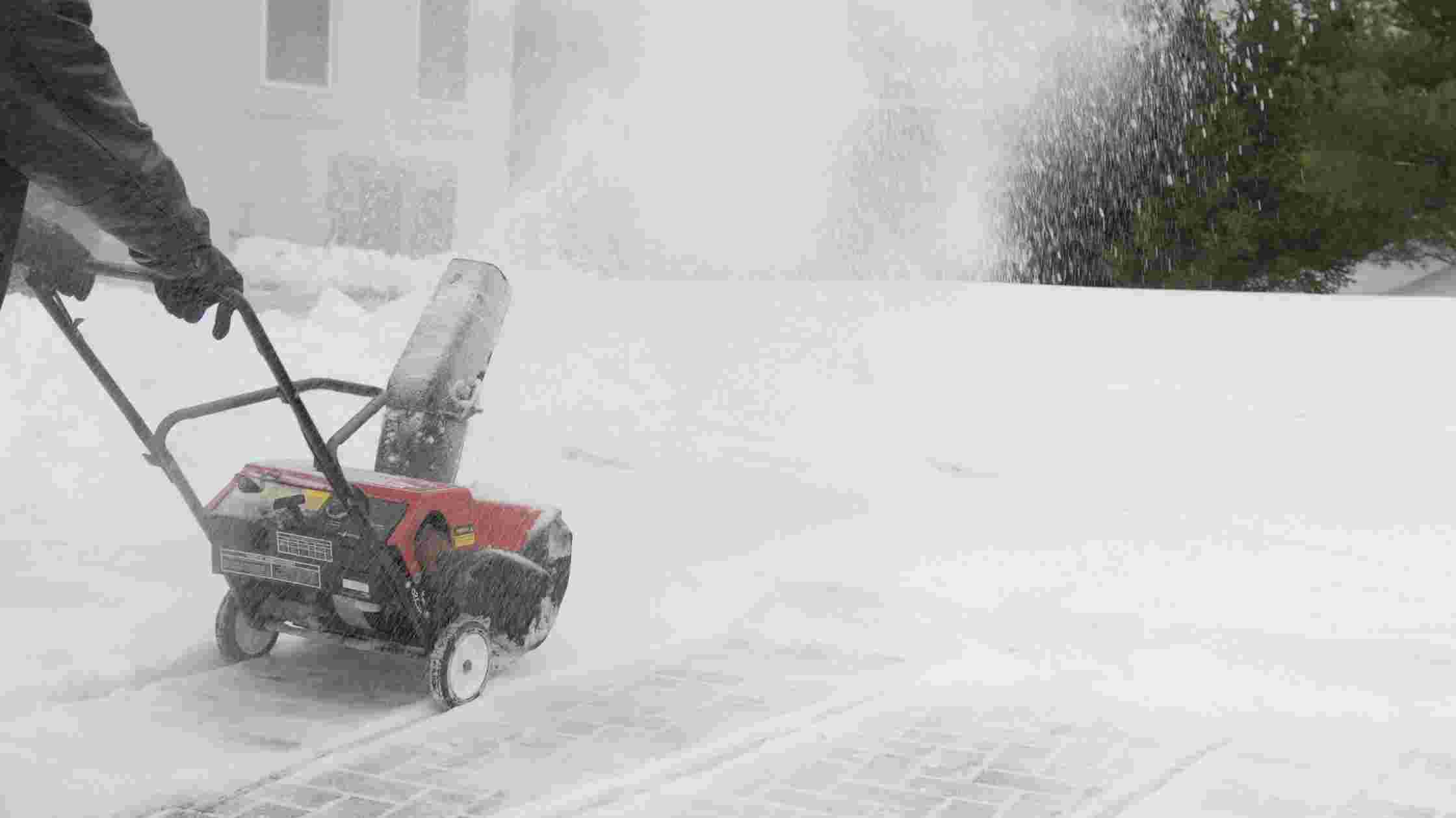 5 Best Cordless Snow Blowers For Winter 2024