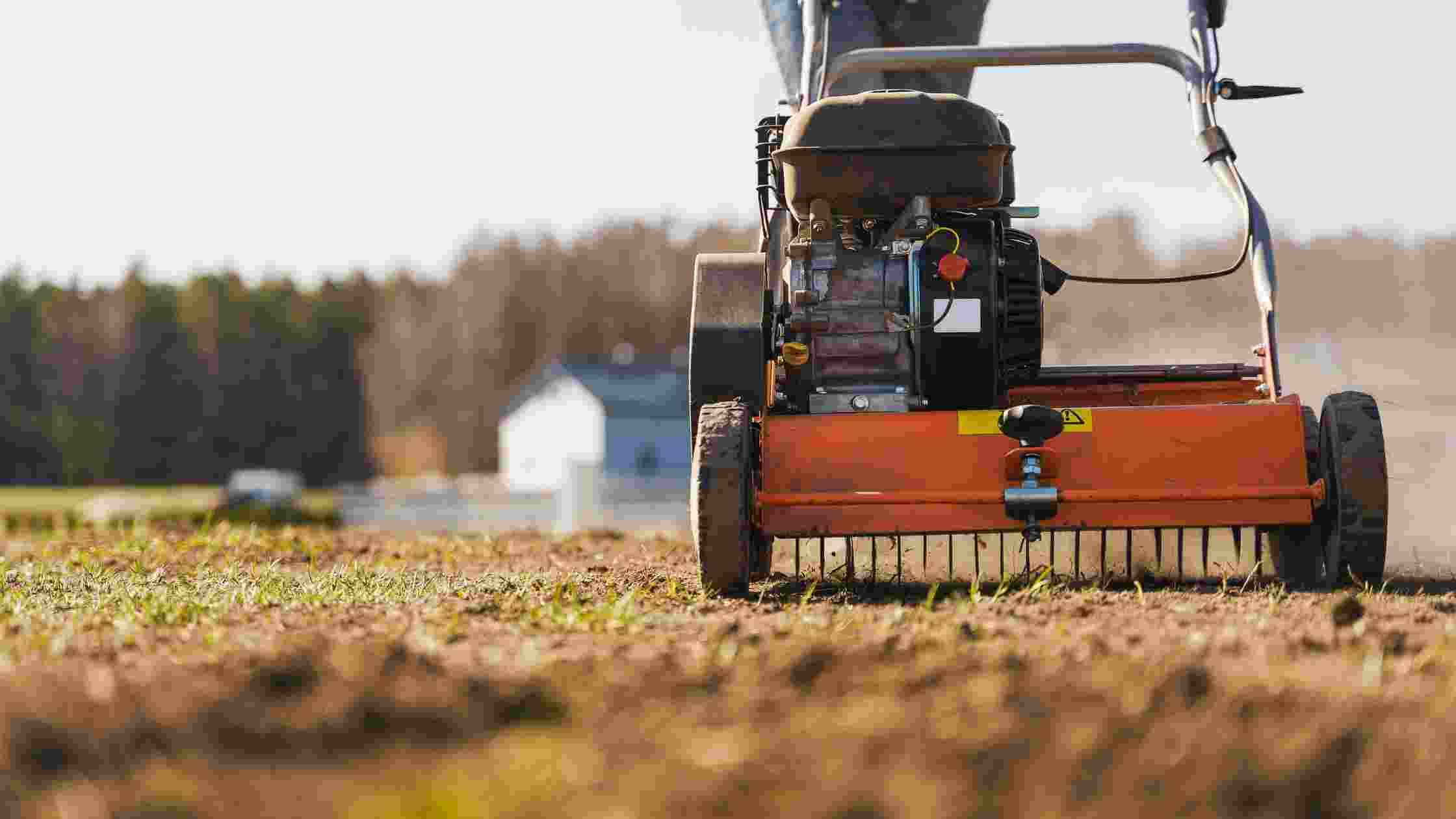 Best Lawn Aerator Machine And Shoes 5 Top Picks in 2024 SkilledHub