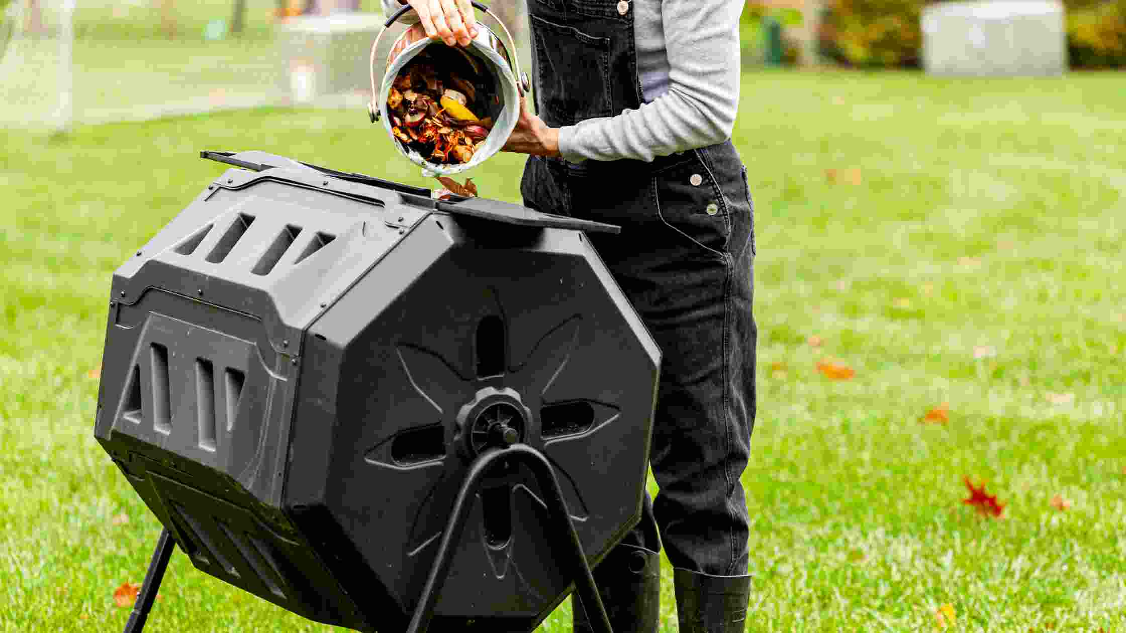 5 Best Compost Tumbler for Efficient Home Composting in 2024 - SkilledHub